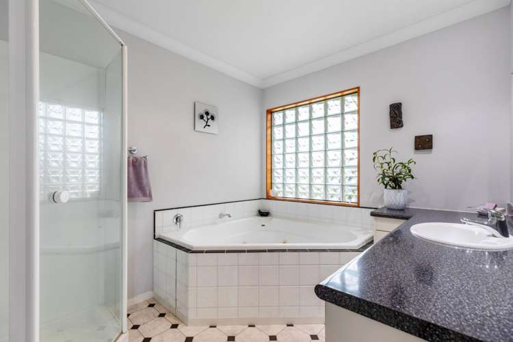 2 Burnt Oak Drive Pyes Pa_15