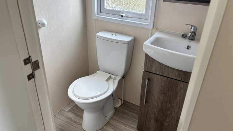 64/433 Dixons Road Loburn_9