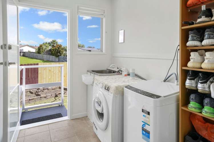 2/3 Edwin Freeman Place Ranui_10