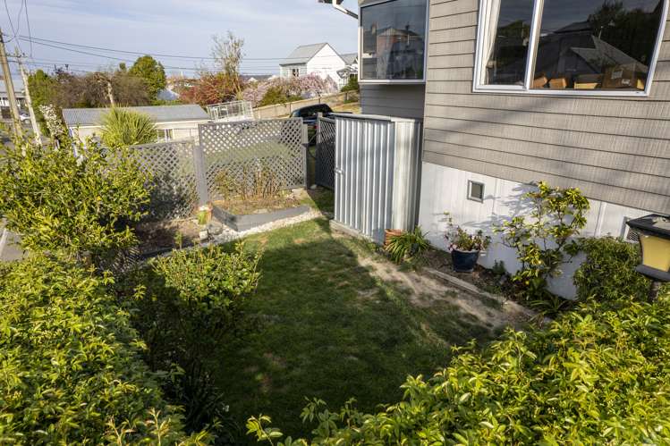 8 Roslyn Terrace West End_16