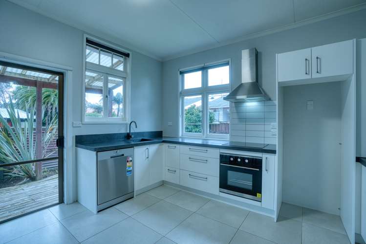 71 Hoffman Street Hokitika_11