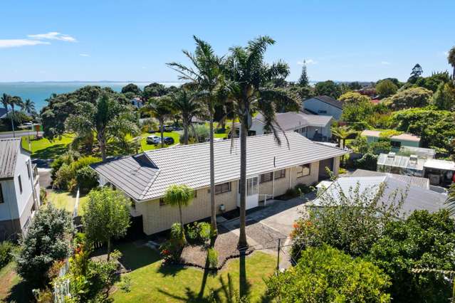 Land, Views & Lifestyle