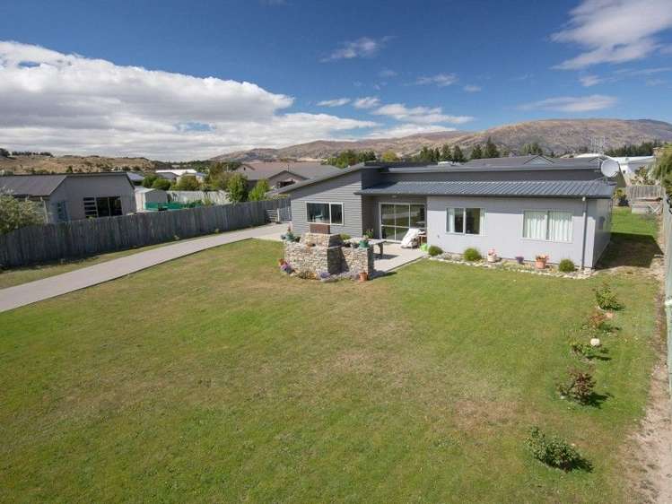 69 Dale Street Albert Town_1