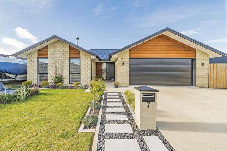 7 Cherry Avenue_0