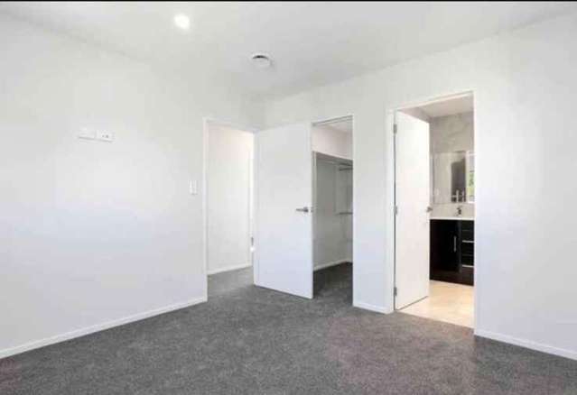 3b Riverton Drive 2334_3