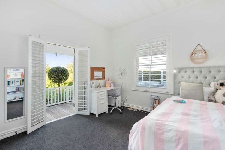 71 Beach Road Mellons Bay_13