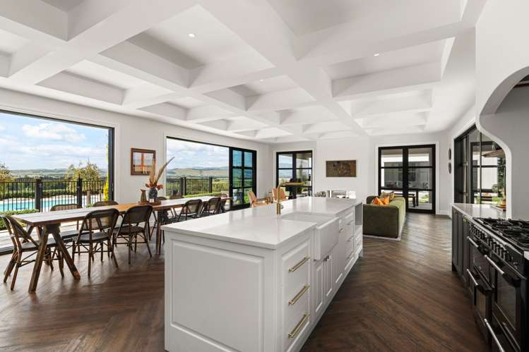 83 Charles Robert Drive Kahutara_6