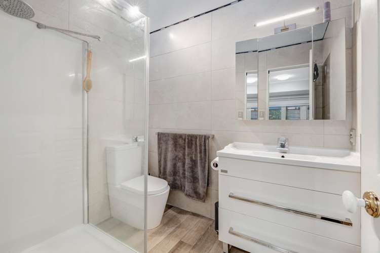 17 Godwin Court Unsworth Heights_9
