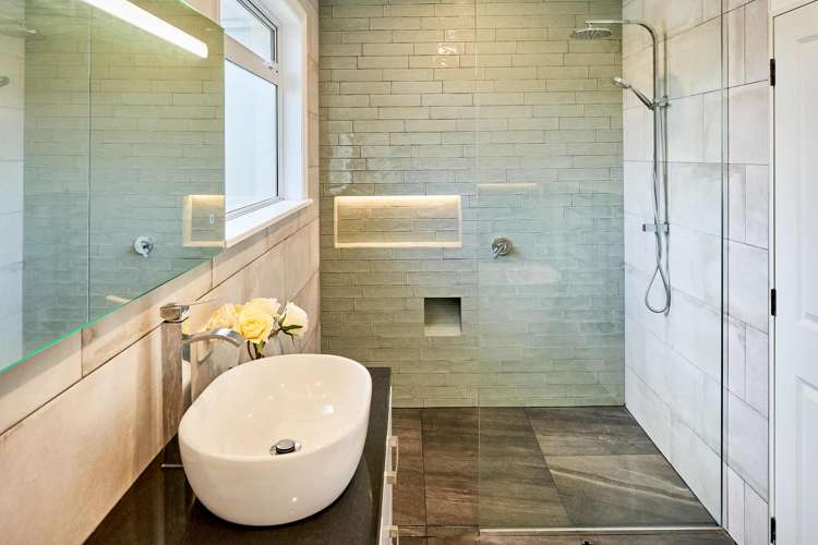 14 Mana Esplanade Paremata_14