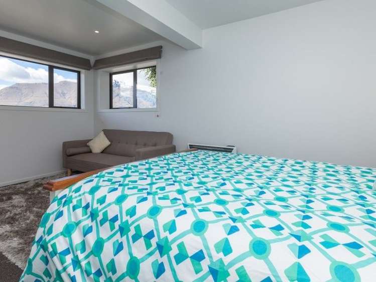 7a Caples Place Fernhill/Sunshine Bay_6