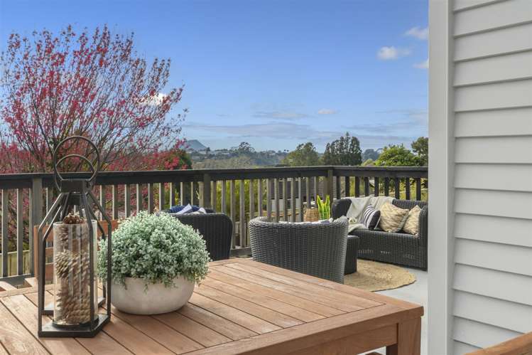 28 Woodford Avenue_0