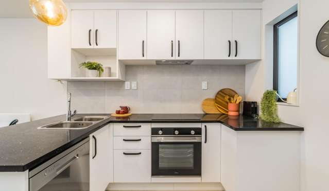 20/18 Hewlett Rd Massey_1