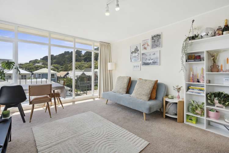 8/2 Scarborough Terrace Mount Victoria_2