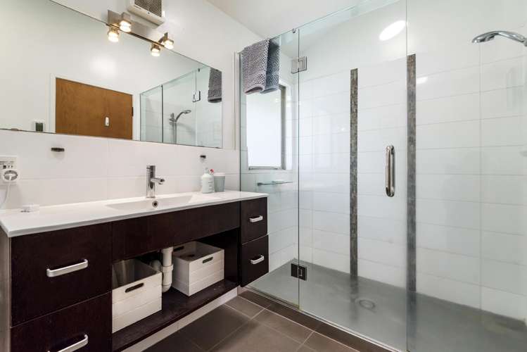 22 Surville Place Mairangi Bay_21