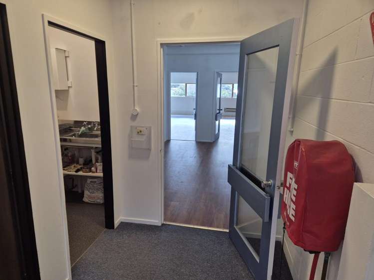 Unit 2, 10  Seaview road Paraparaumu Beach_5