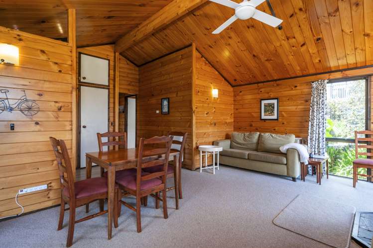 9a Cooper Avenue Holdens Bay_11