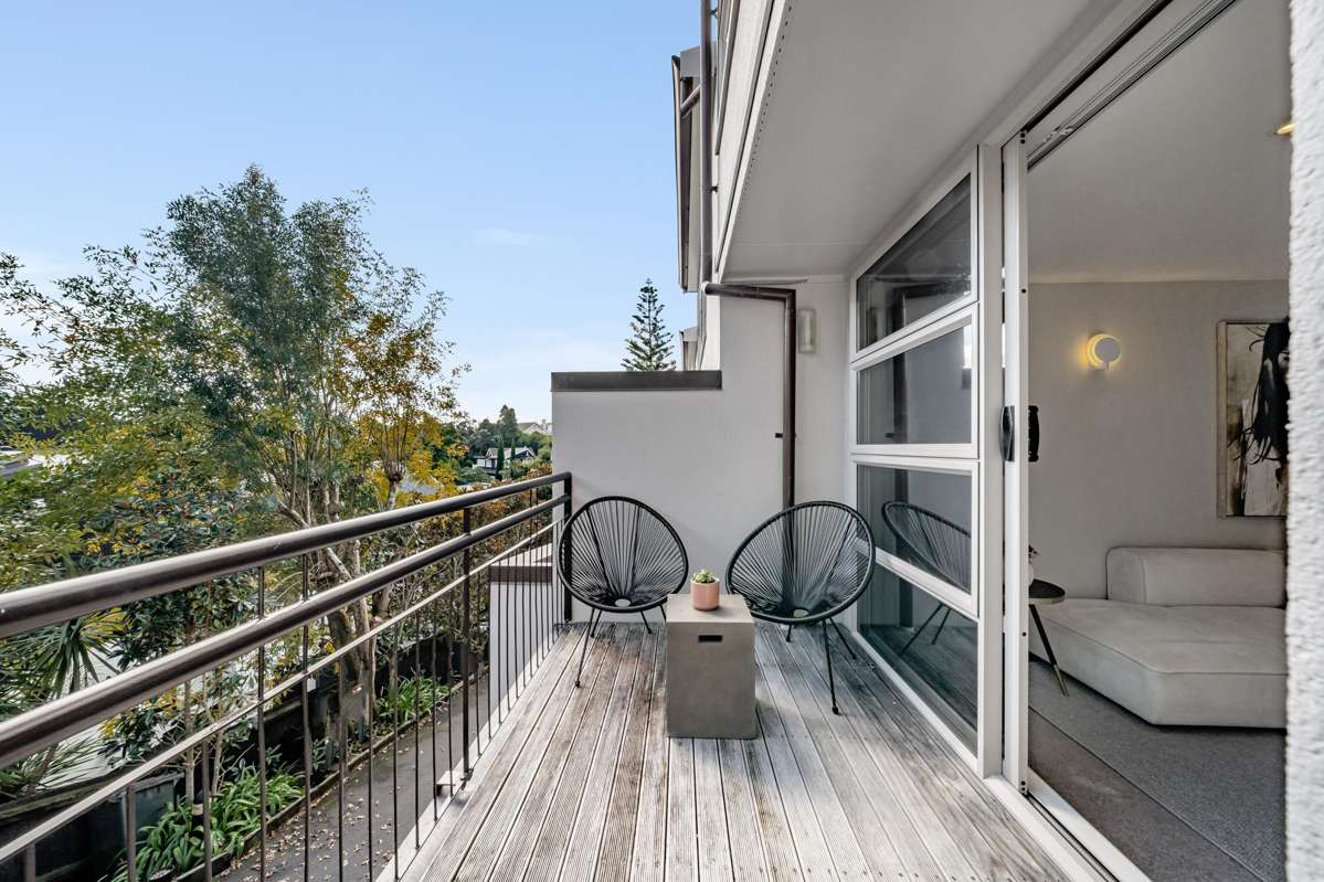 2/300 Parnell Road_0