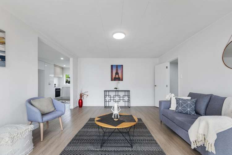 2/8 Fisher Crescent Otara_4