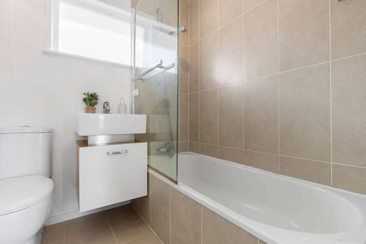 2/8 Ngataringa Road Devonport_6