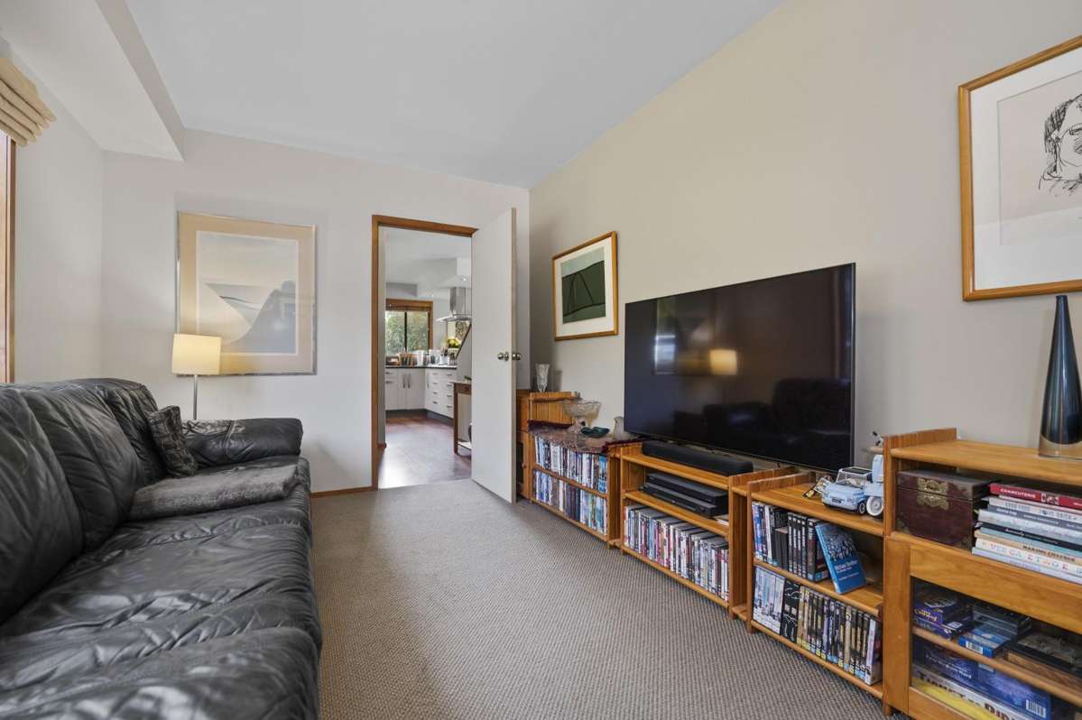 695A Esdaile Road_2