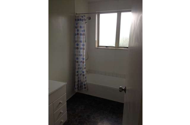 63a Clayburn Road Glen Eden_1