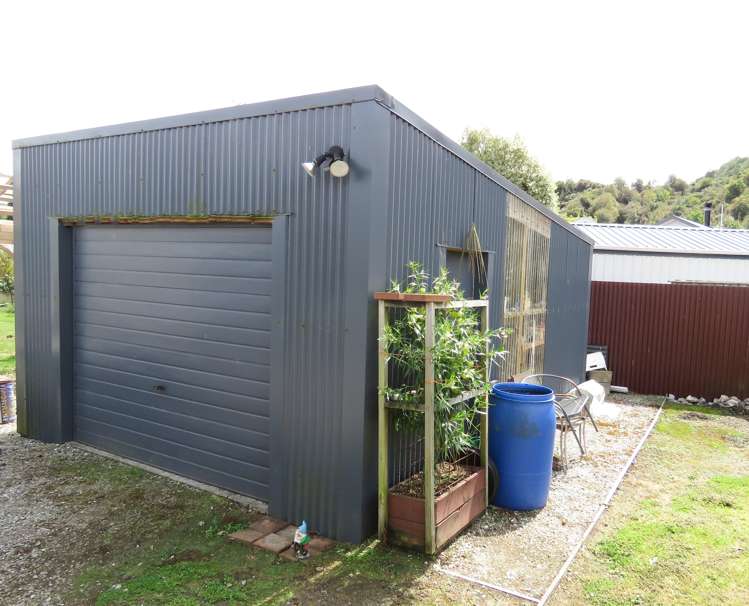 6 Herald Street Reefton_17