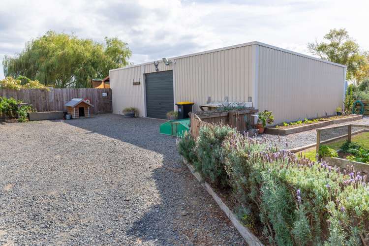 3 Front Miranda Road Waitakaruru_14