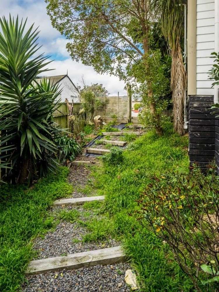 5 Mako View Titahi Bay_10