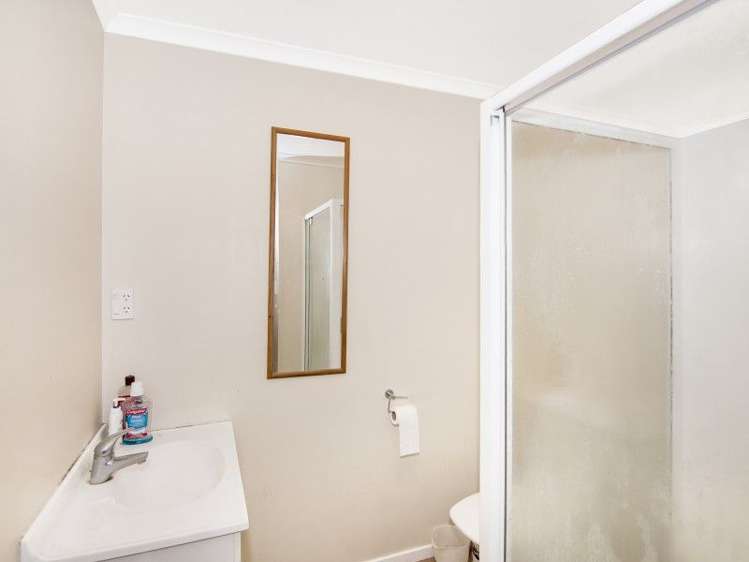 35 Saint Lawrence Street Toi Toi_16