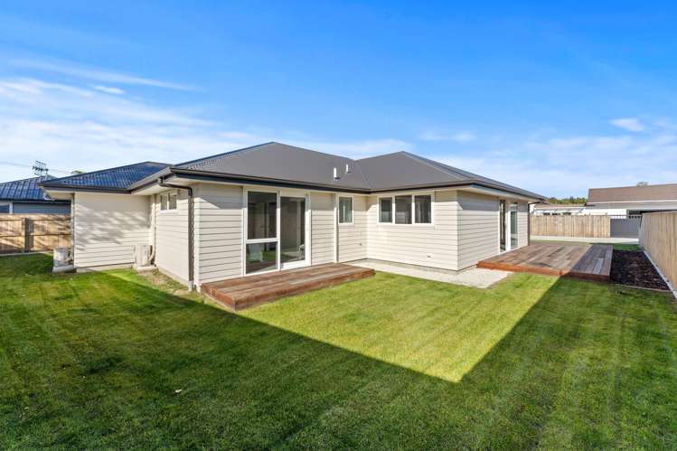 2 Lawry Lane Feilding_15