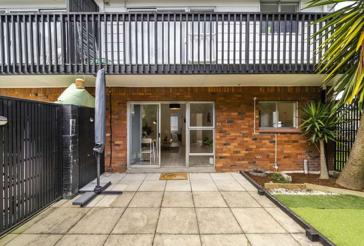 1/54 Felton Mathew Avenue Saint Johns_12