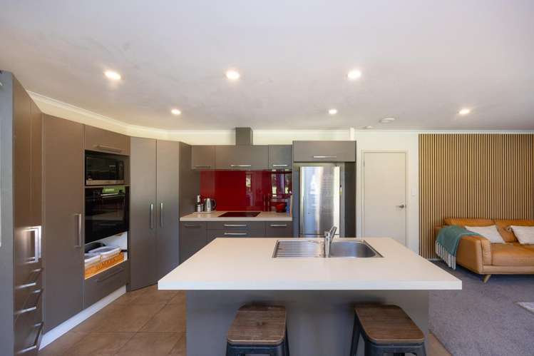 179 Watershed Road Bunnythorpe_4