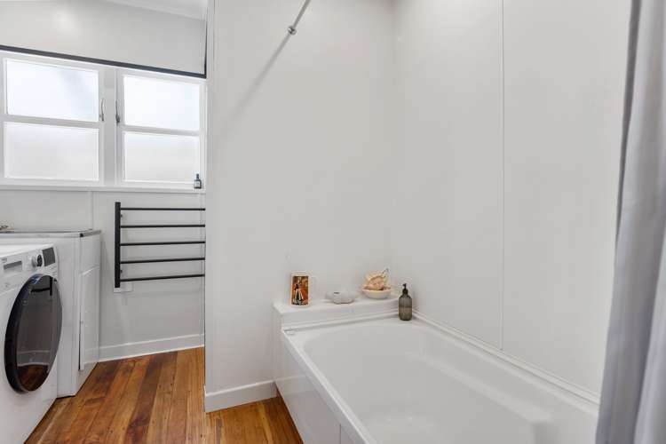 98a Young Street New Plymouth Central_17