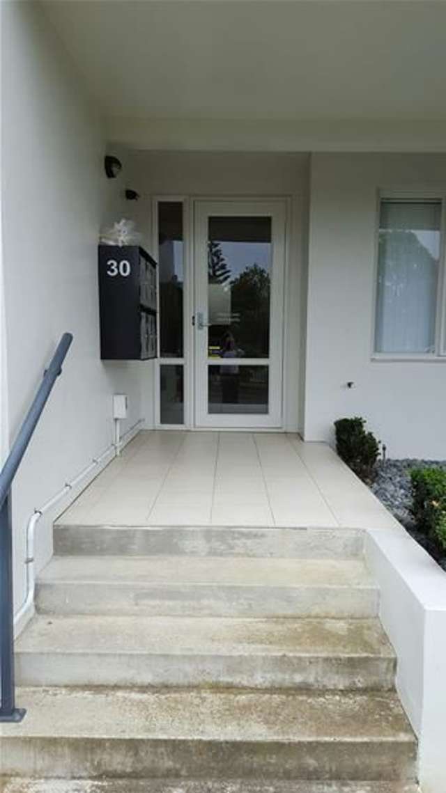 3/30 Oneroa Road East Tamaki_1