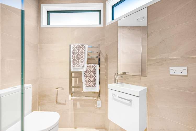 5/108-112 Unsworth Drive_3