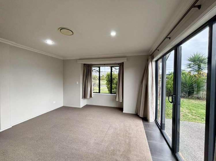 16 Somerton Drive Huntington_9