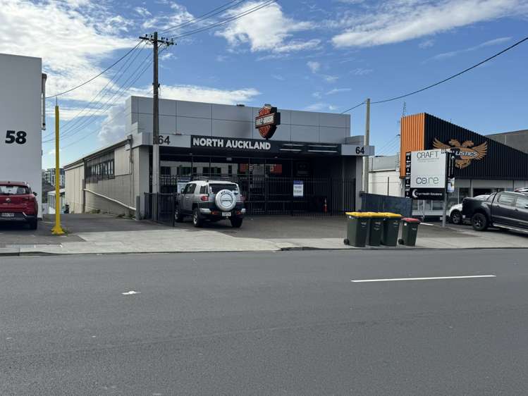 64 Barrys Point Road Takapuna_10