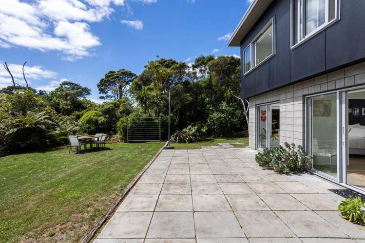 296 Piha Road Piha_12