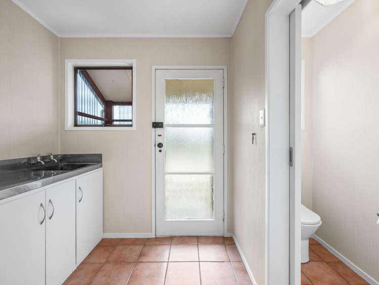 31 Amanda Avenue Dinsdale_10