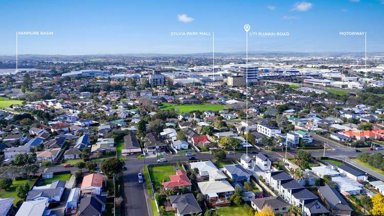 1/71 Ruawai Road Mount Wellington_18