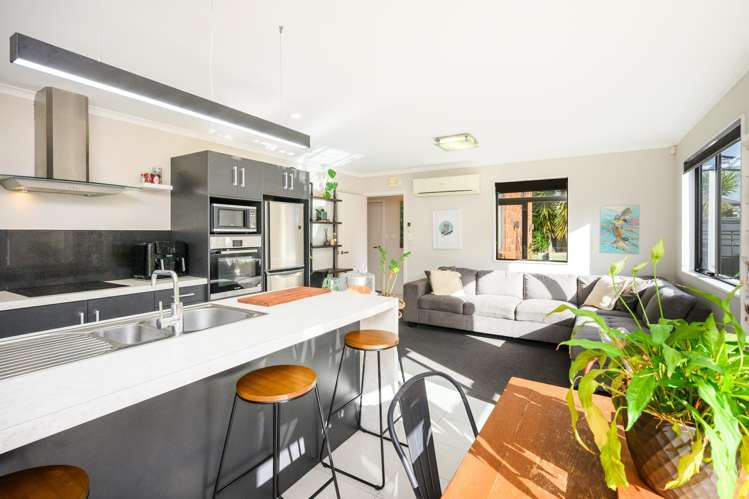 18 Galea Grove Kelvin Grove_10