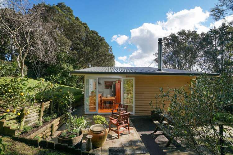 14 Daffodil Street Titirangi_14