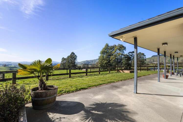 196 Happy Valley Road Wharepuhunga_21