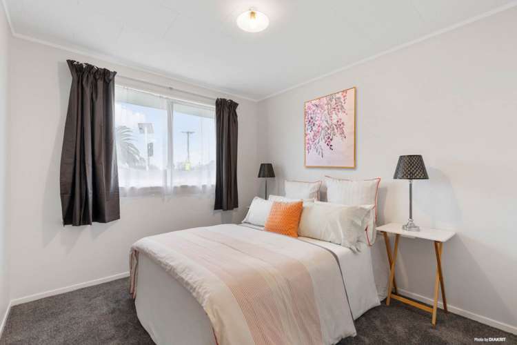 2/2 Hunua Road Papakura_7