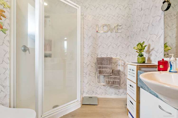 5 Kylie Court Clover Park_17