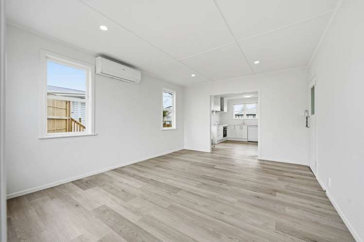 5 Manston Road Mangere_38