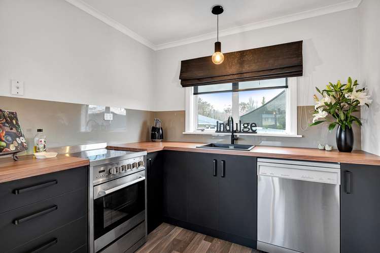 98 Brecon Road Stratford_5