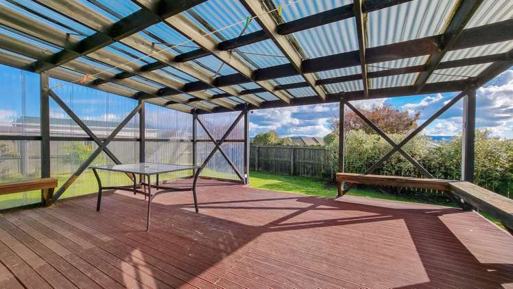 18 Byron Grove Owhata_9