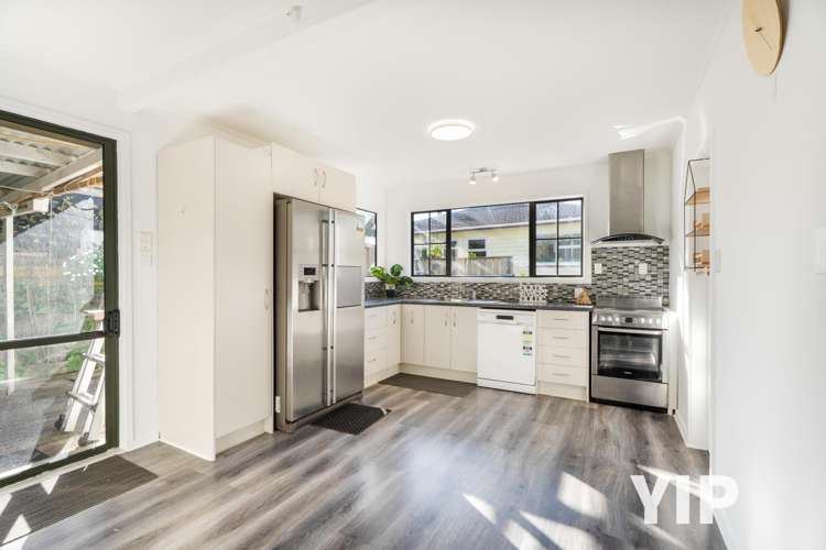 12 Fyvie Avenue Tawa_6