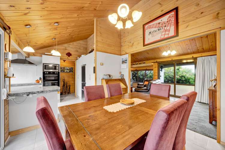 16 Heaphy Road Opunake_14